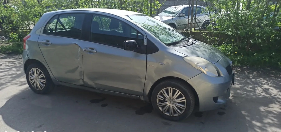 Toyota Yaris cena 4900 przebieg: 250000, rok produkcji 2007 z Puławy małe 56